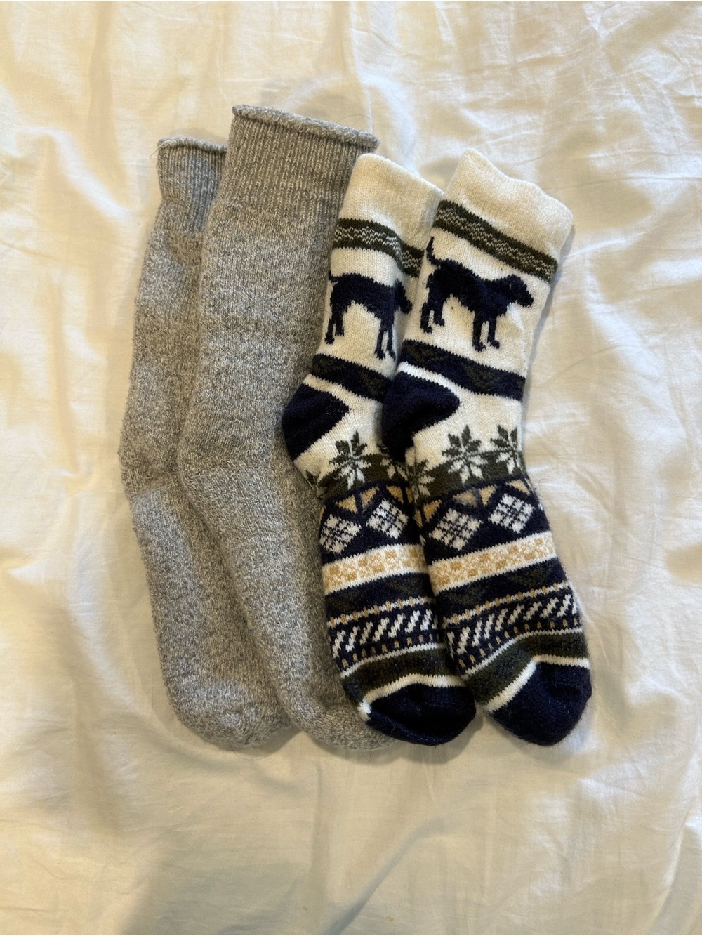 Cozy Women's Fair Isle & Solid Crew Socks - Gray & Cream Moose Pattern